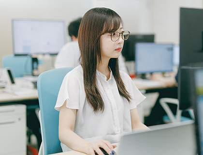 Y．M．社内業務